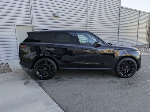 New 2025 Land Rover Range Rover Sport SE image 6