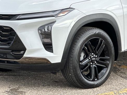 Certified 2024 Chevrolet Trax ACTIV w/ Sunroof Package image 9