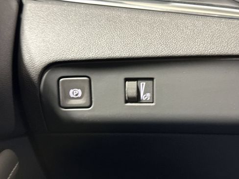 Used 2023 Buick Enclave Essence FWD image 18