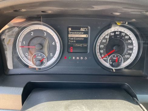 Used 2015 RAM 2500 SLT AWD/4WD image 19