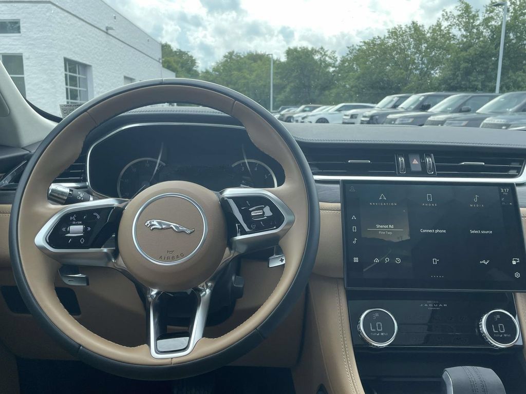 Used 2022 Jaguar F-PACE S AWD/4WD image 18