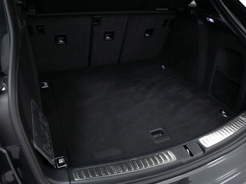 Used 2025 Porsche Macan image 16