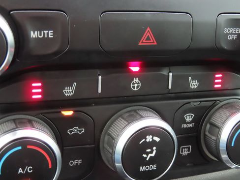 Used 2021 RAM 1500 Big Horn AWD/4WD image 7