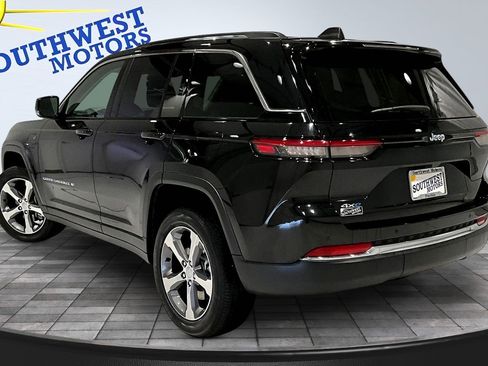 Used 2022 Jeep Grand Cherokee Limited 4xe AWD/4WD image 4