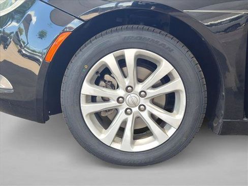 Used 2016 Chrysler 200 Limited w/ Anniversary Edition FWD image 23
