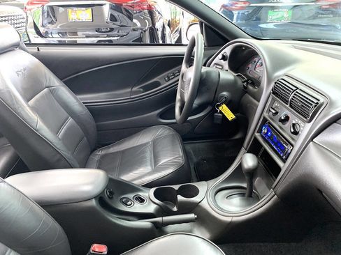 Used 2000 Ford Mustang Convertible RWD image 8