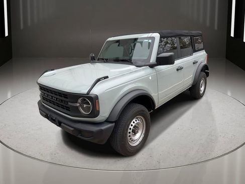 Used 2022 Ford Bronco 4-Door image 1
