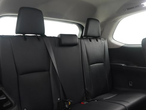 Used 2025 Toyota Grand Highlander AWD image 15