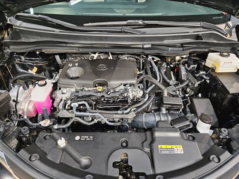 Used 2025 Toyota Sienna LE FWD image 19