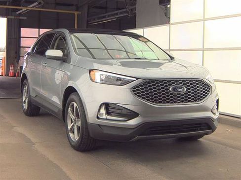 Used 2024 Ford Edge SEL w/ Convenience Package AWD/4WD image 3