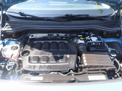 Used 2025 Volkswagen Tiguan SE AWD/4WD image 12