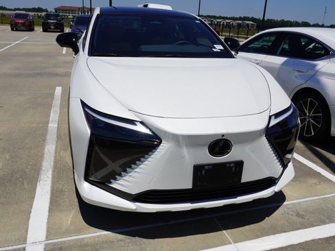 Used 2025 Lexus RZ 300e w/ Accessory Package (Z1) FWD image 2