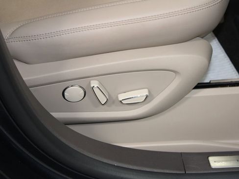 Used 2023 Lincoln Nautilus Reserve image 28