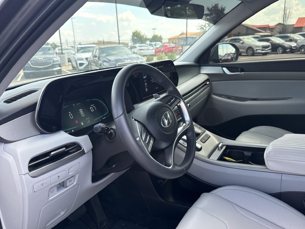 Used 2025 Hyundai Palisade SEL FWD image 16
