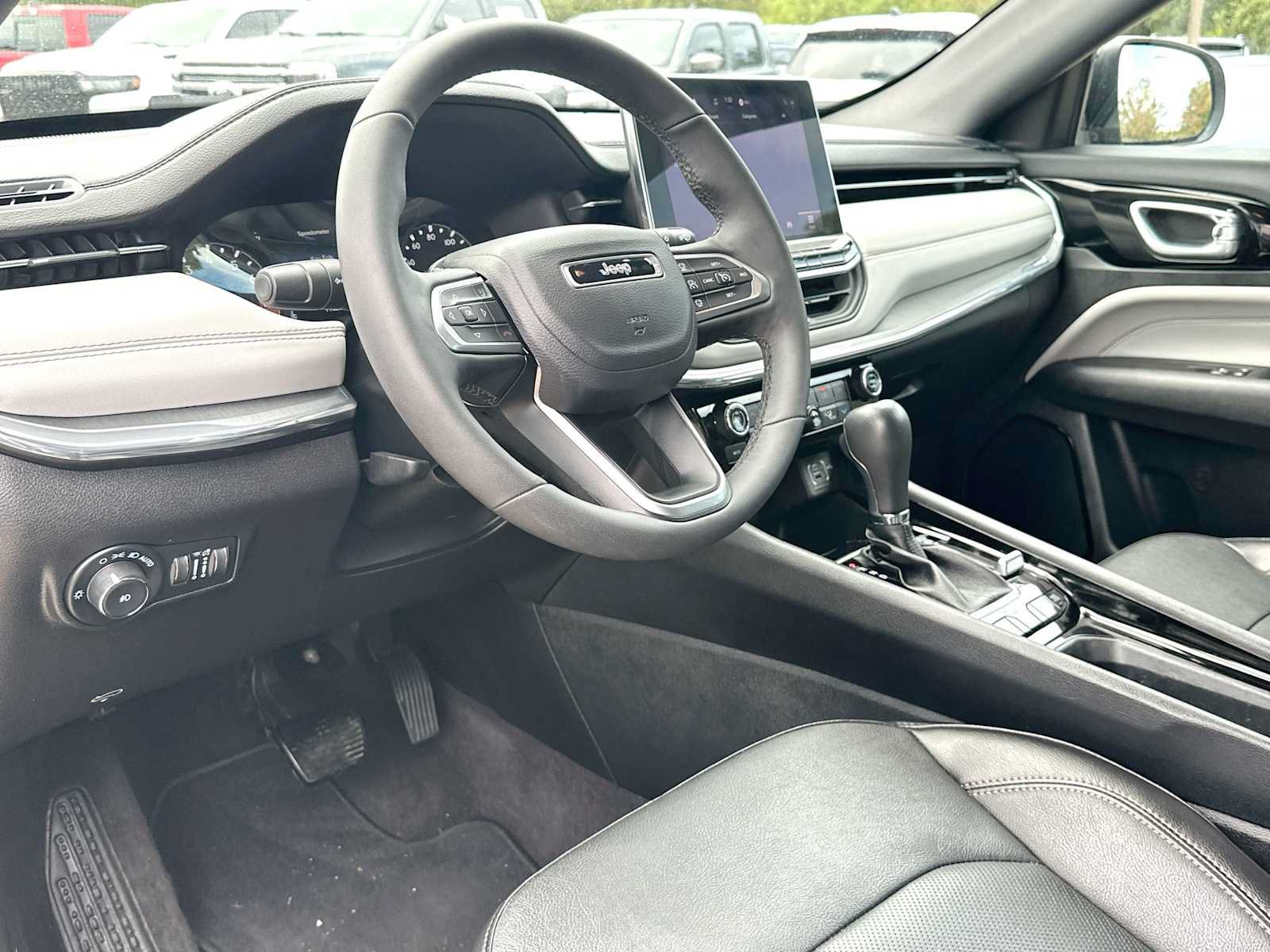 Used 2023 Jeep Compass Limited AWD/4WD image 18
