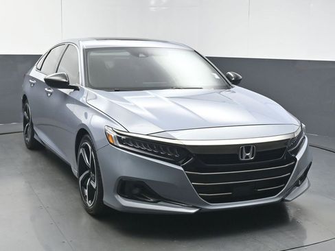 Used 2021 Honda Accord Sport image 2