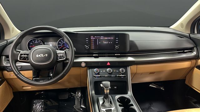 Used 2024 Kia Carnival LX FWD image 11