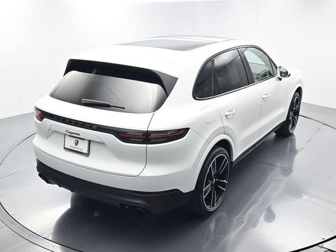 Certified 2023 Porsche Cayenne Platinum Edition AWD/4WD image 39
