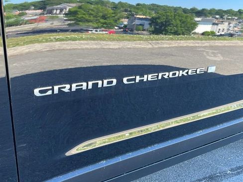 New 2026 Jeep Grand Cherokee Laredo AWD/4WD image 13