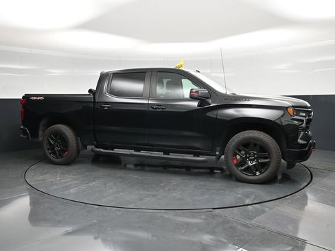 Used 2024 Chevrolet Silverado 1500 RST w/ Redline Edition AWD/4WD image 5
