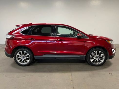 Used 2018 Ford Edge Titanium w/ Equipment Group 302A AWD/4WD image 2