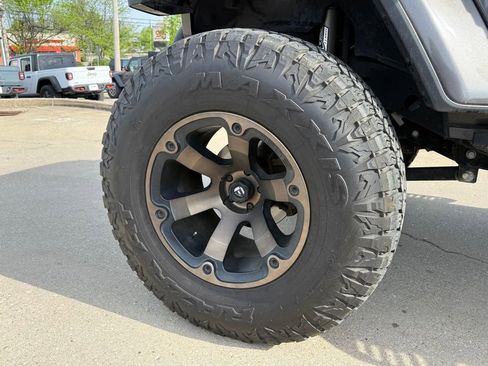 Used 2021 Jeep Gladiator Overland w/ Popular Equipment Package image 11