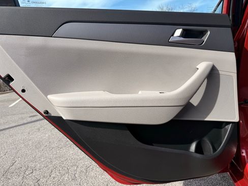 Used 2017 Hyundai Sonata SE image 25