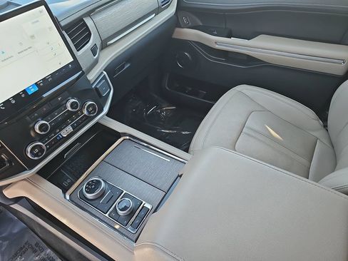Used 2024 Ford Expedition Max Limited AWD/4WD image 25