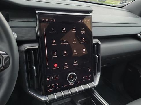 Used 2025 GMC Acadia AT4 w/ LPO, Floor Liner Package AWD/4WD image 17