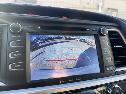 Certified 2018 Toyota Highlander XLE image 26