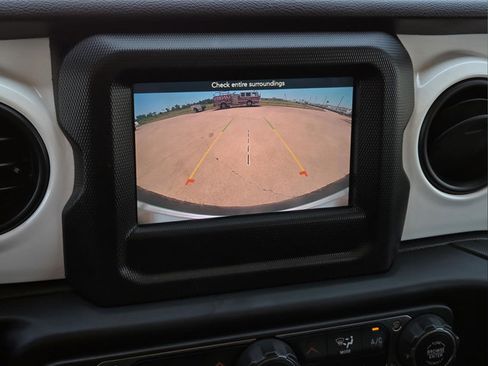 Used 2021 Jeep Wrangler Unlimited Sport AWD/4WD image 22