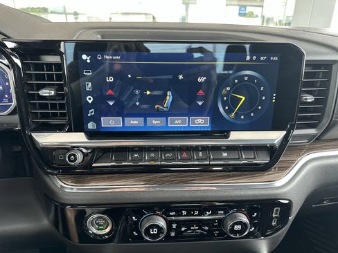 Certified 2023 Chevrolet Silverado 1500 RST w/ Redline Edition AWD/4WD image 37