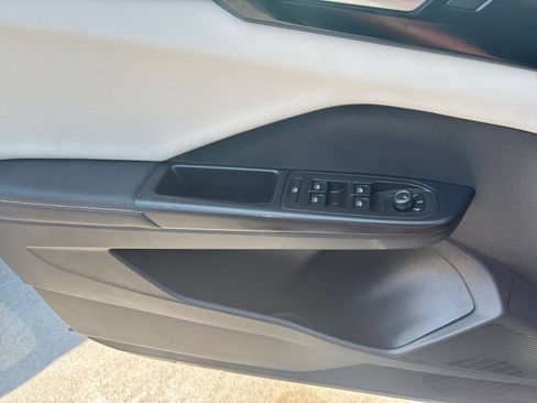 Used 2026 Volkswagen Taos S FWD image 18