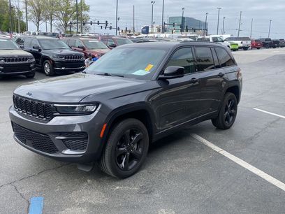 Used 2025 Jeep Grand Cherokee Altitude