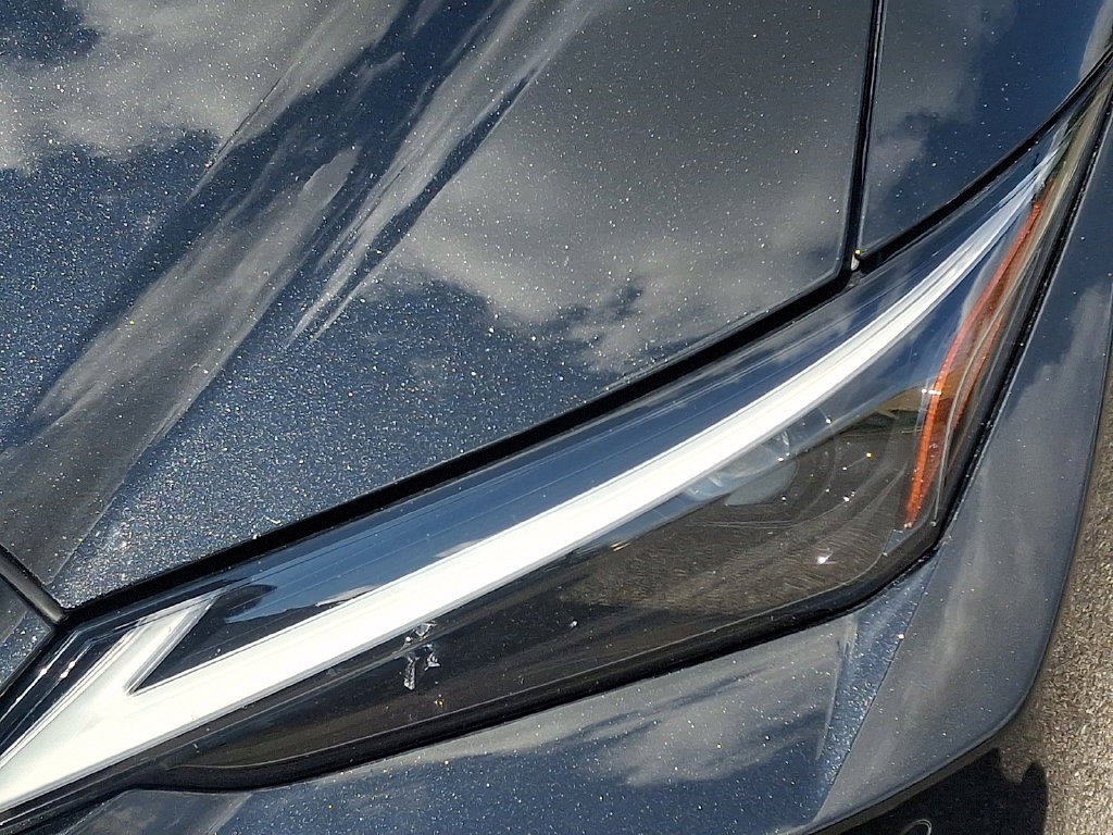 Used 2023 Lexus IS 350 F Sport w/ Memory Package AWD/4WD image 10
