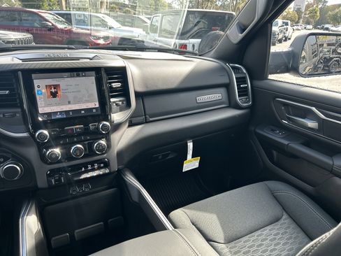 New 2026 RAM 1500 4x4 Crew Cab image 38