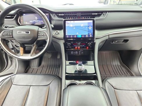 Used 2022 Jeep Grand Cherokee L Limited image 27