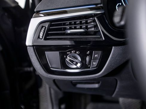 Used 2023 BMW 530e w/ Executive Package image 31