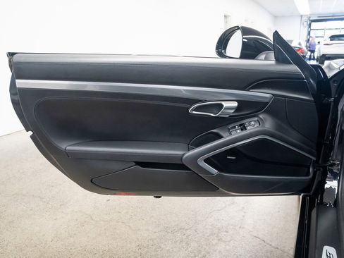 Used 2016 Porsche Boxster GTS image 16