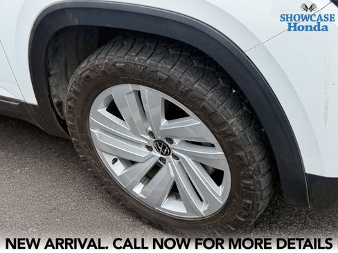 Used 2023 Volkswagen Atlas Cross Sport SE w/ Panoramic Sunroof Package AWD/4WD image 7