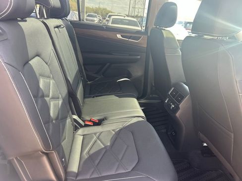 New 2026 Volkswagen Atlas SE FWD image 39
