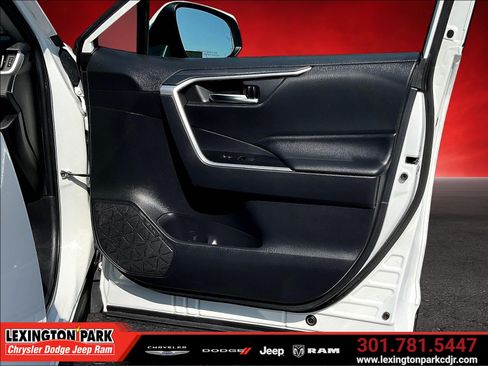Used 2019 Toyota RAV4 XLE AWD/4WD image 27