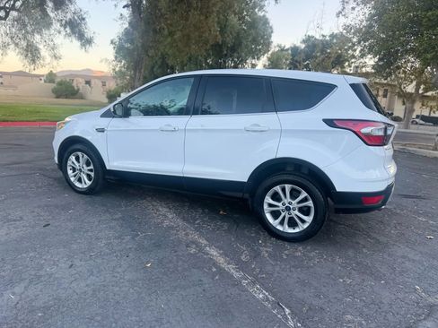 Used 2017 Ford Escape SE FWD image 15