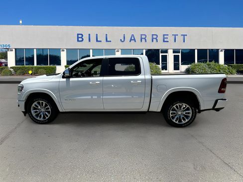 Used 2019 RAM 1500 Laramie w/ Sport Appearance Package AWD/4WD image 4