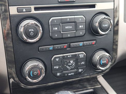 Used 2017 Ford Expedition EL Limited w/ Equipment Group 301A AWD/4WD image 34