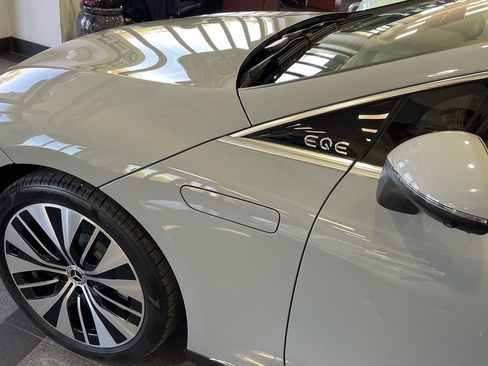 Used 2024 Mercedes-Benz EQE 500 4MATIC Sedan w/ Driver Assistance Package image 12