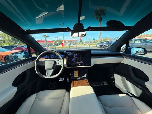 Used 2023 Tesla Model X image 22