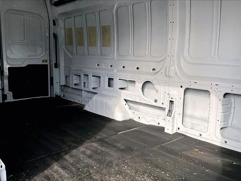 Certified 2024 Ford Transit 250 148 High Roof Extended image 31