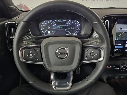 Used 2022 Volvo XC40 T5 R-Design w/ Advanced Package image 31