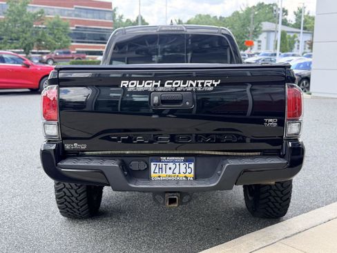 Used 2017 Toyota Tacoma TRD Sport w/ Tow Package AWD/4WD image 5